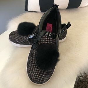 Girls  black shoes size 1M